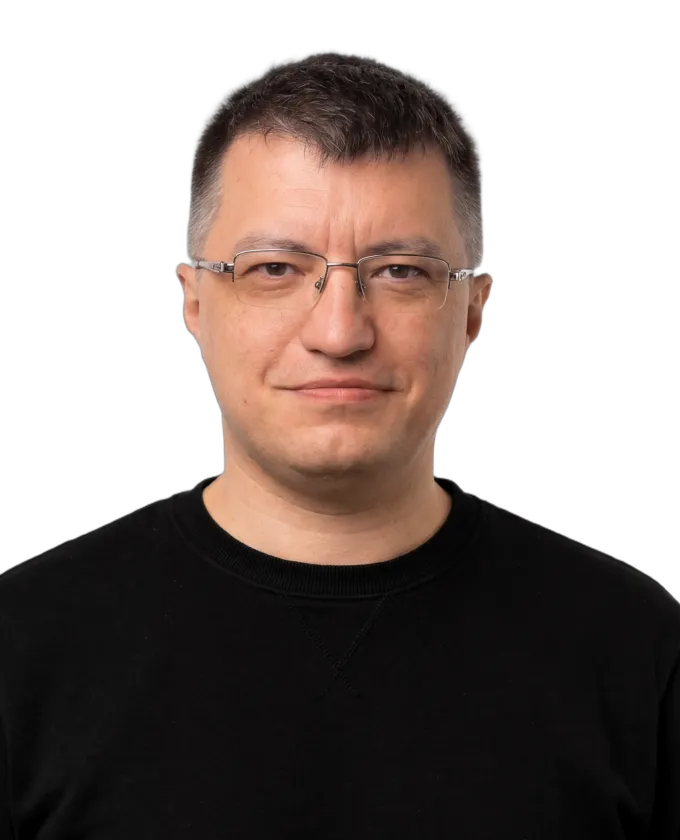 Азат <br/>Нураев